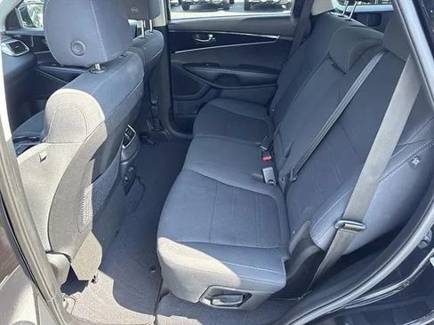 Used 2019 Kia Sorento FWD image 15