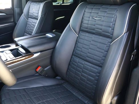 Certified 2025 Cadillac Escalade Sport Platinum AWD/4WD image 21