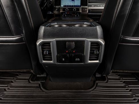 Used 2022 Ford F450 Platinum w/ FX4 Off-Road Package image 31