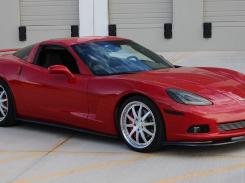 Used 2005 Chevrolet Corvette Coupe w/ Preferred Equipment Group RWD image 7