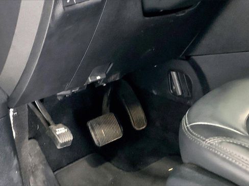 Used 2019 Ford Explorer XLT w/ Equipment Group 202A image 22