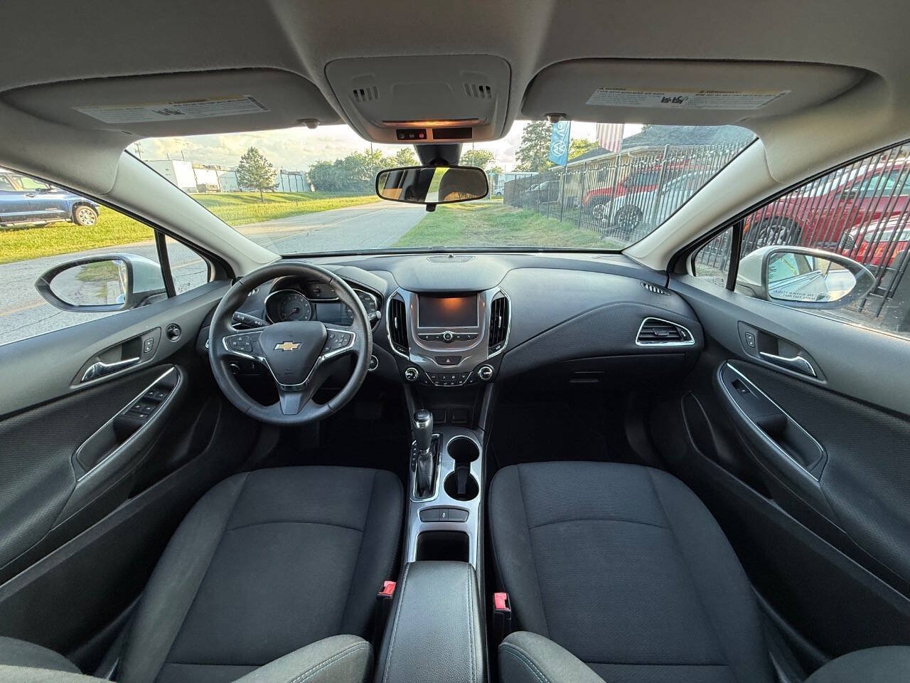 Used 2017 Chevrolet Cruze LT w/ Convenience Package FWD image 14