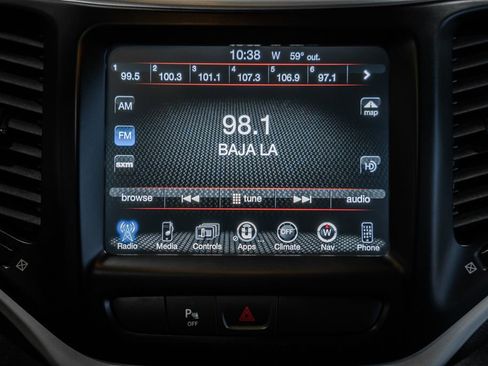 Used 2018 Jeep Cherokee Trailhawk w/ Comfort/Convenience Group AWD/4WD image 25