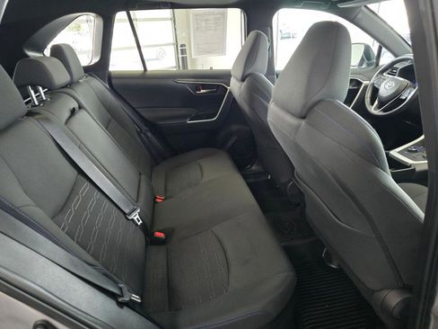 Used 2022 Toyota RAV4 SE w/ Convenience Package image 40