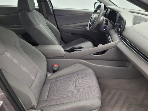 Used 2023 Hyundai Elantra SE FWD image 21