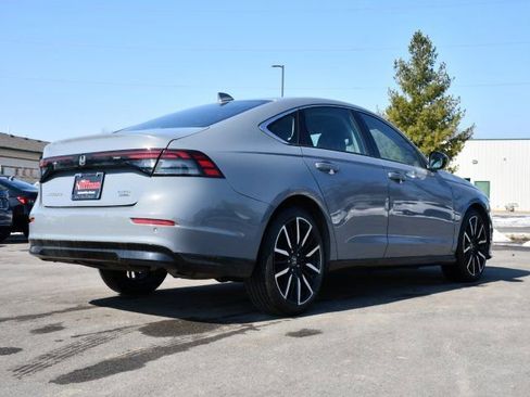 Used 2023 Honda Accord Touring image 7