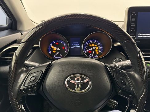 Used 2022 Toyota C-HR Limited image 22