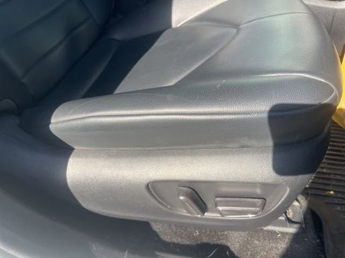 Used 2023 Toyota Highlander XLE image 9