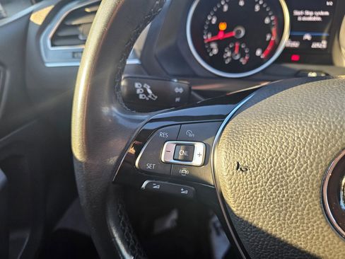 Used 2020 Volkswagen Tiguan SEL image 18