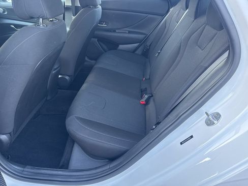 Used 2023 Hyundai Elantra SE FWD image 32