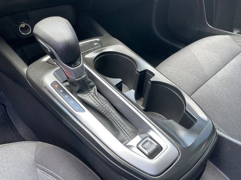 Used 2025 Chevrolet Trax LS FWD image 18