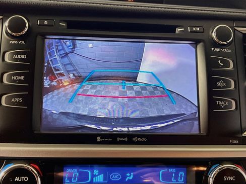 Used 2016 Toyota Highlander Plus FWD image 27