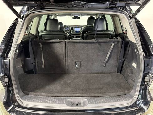 Used 2019 Toyota Highlander XLE image 20