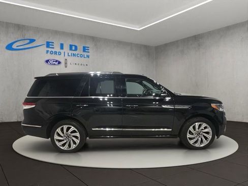 Used 2024 Lincoln Navigator Premiere image 7