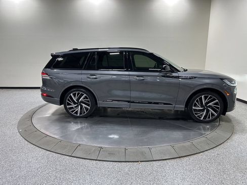 Certified 2025 Lincoln Aviator Black Label w/ Jet Appearance Package AWD/4WD image 6