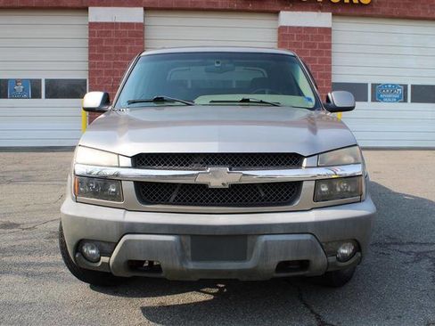 Used 2002 Chevrolet Avalanche 4x4 w/ Off-Road Suspension Pkg image 8