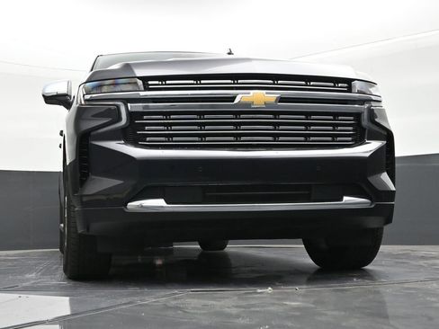Used 2024 Chevrolet Suburban Premier RWD image 27