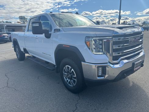Used 2023 GMC Sierra 1500 SLT image 3