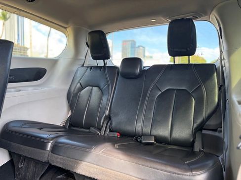 Used 2022 Chrysler Pacifica Touring-L w/ Uconnect Theater Family Group image 13