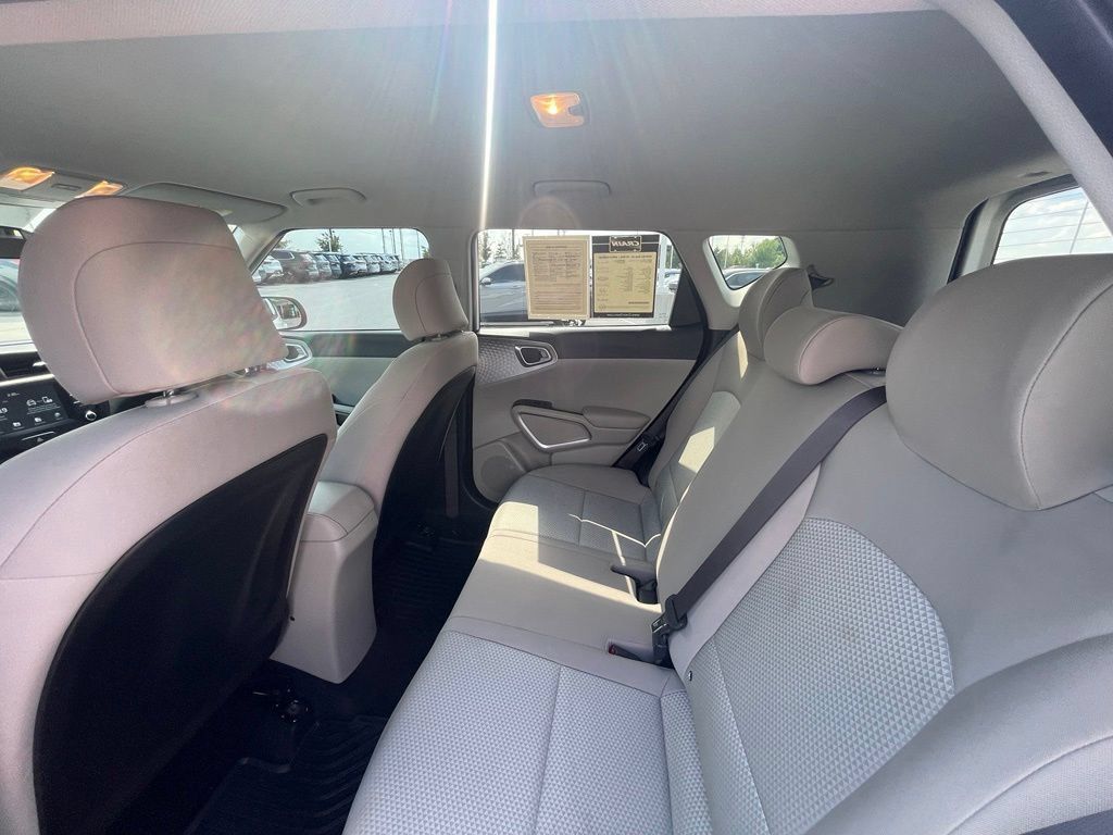 Used 2020 Kia Soul LX FWD image 25