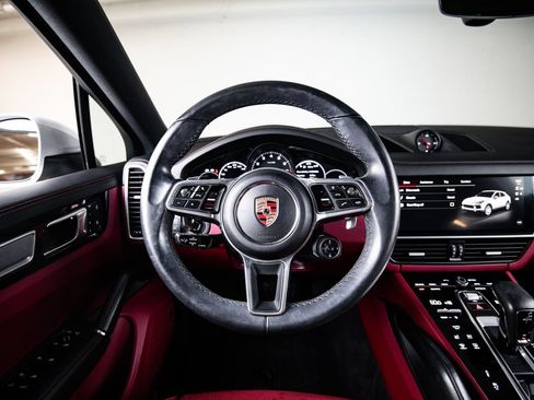 Certified 2023 Porsche Cayenne Platinum Edition AWD/4WD image 26