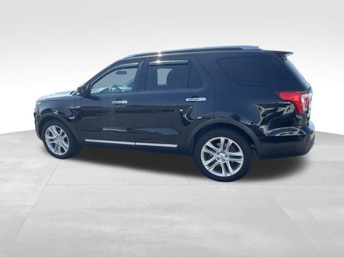 Used 2017 Ford Explorer Limited FWD image 8