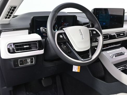 New 2026 Lincoln Aviator Reserve AWD/4WD image 11