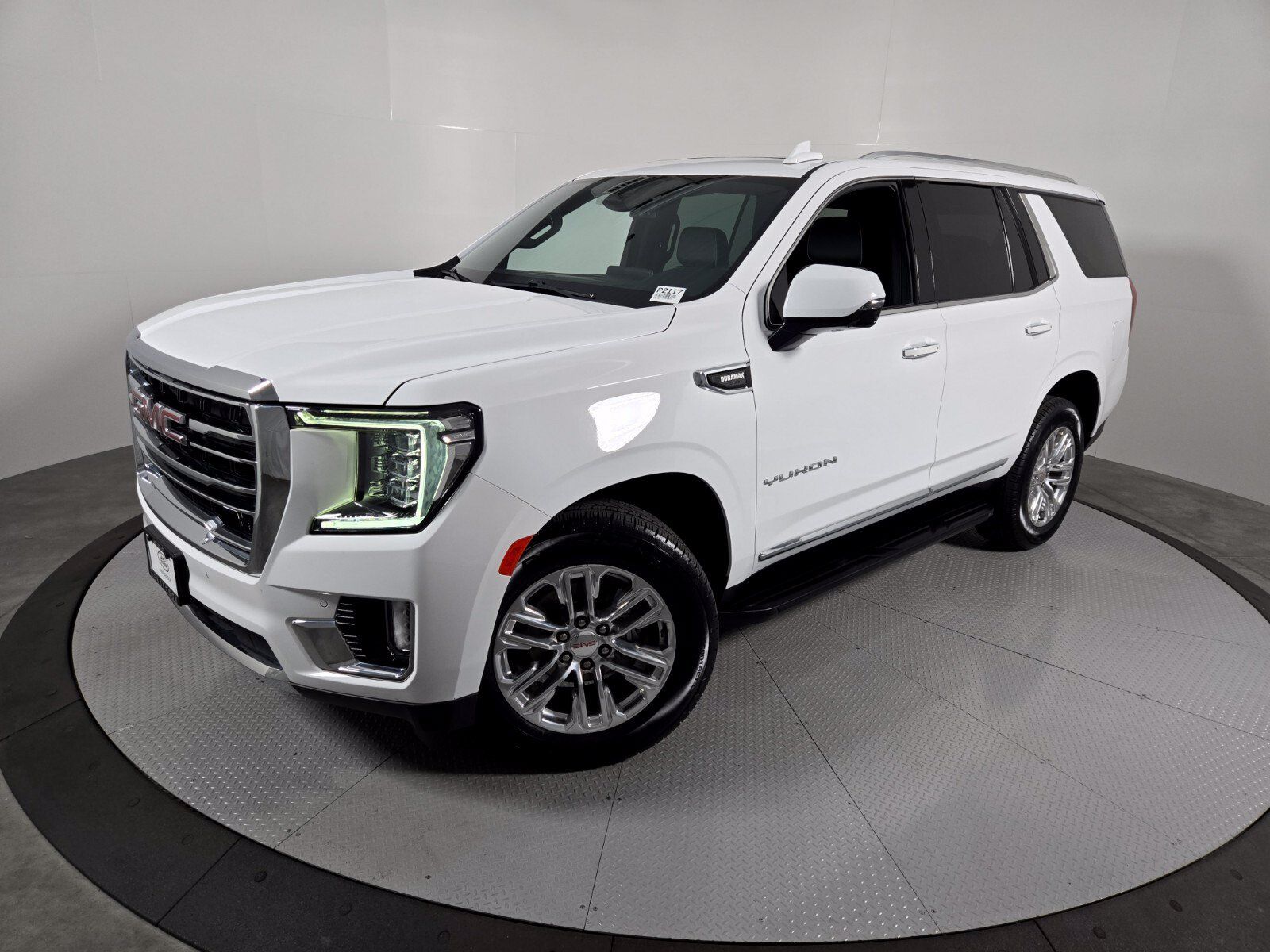 Used 2023 GMC Yukon SLT w/ SLT Luxury Package AWD/4WD image 1