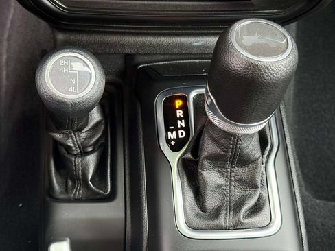 Used 2023 Jeep Wrangler Sport AWD/4WD image 14