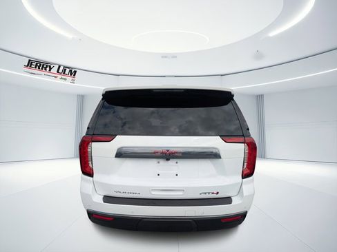 Used 2024 GMC Yukon AT4 w/ Technology Package image 4