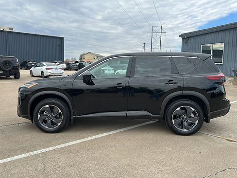 Certified 2025 Nissan Rogue SV image 5