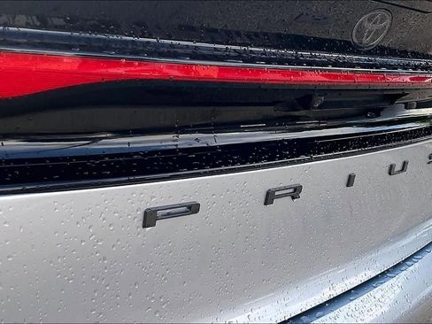 Used 2026 Toyota Prius LE FWD image 27