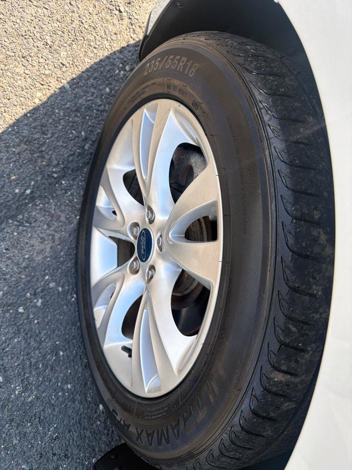 Used 2012 Ford Taurus SEL FWD image 11