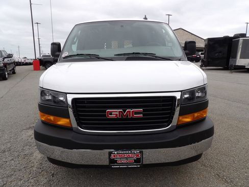 Used 2024 GMC Savana 2500 w/ Driver Convenience Package image 12