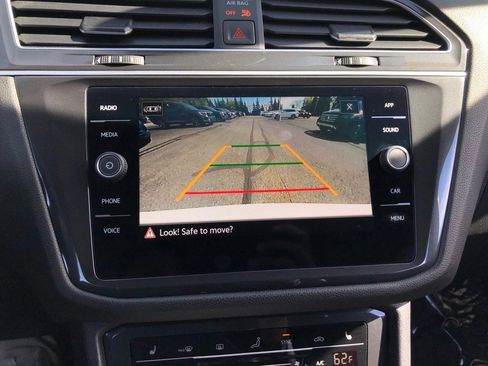 Used 2024 Volkswagen Tiguan SE image 26