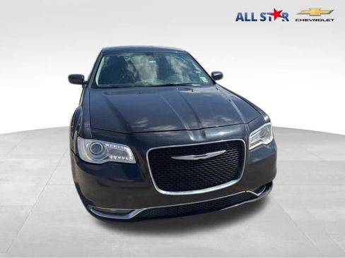 Used 2015 Chrysler 300 Limited w/ Driver Convenience Group image 1