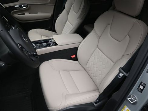 Used 2026 Volvo XC90 B6 Plus w/ Protection Package Premier image 11