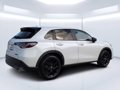 Used 2024 Honda HR-V Sport image 3