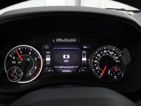 Used 2022 RAM 2500 Big Horn w/ Night Edition AWD/4WD image 10