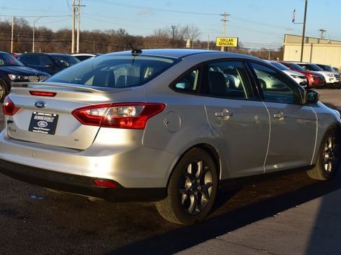 Used 2014 Ford Focus SE w/ Equipment Group 201A image 6