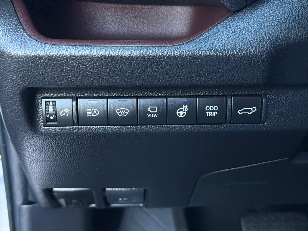 Used 2023 Toyota RAV4 Limited AWD/4WD image 23