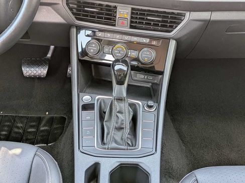 Certified 2024 Volkswagen Jetta SE FWD image 18