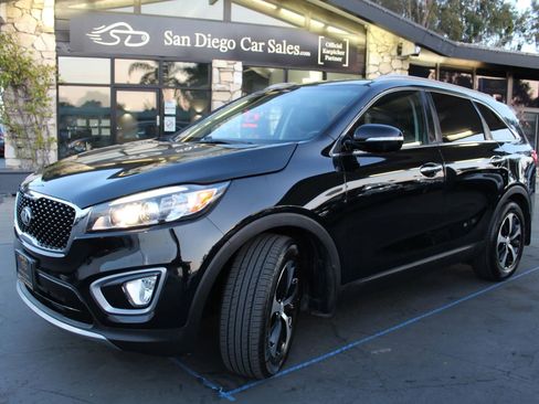 Used 2016 Kia Sorento EX FWD image 1