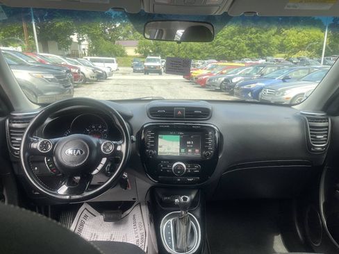 Used 2016 Kia Soul + w/ Audio Package FWD image 23