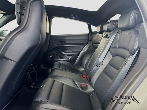 Used 2021 Porsche Taycan image 27