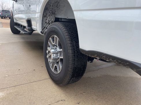 Used 2025 Ford F250 XLT w/ Snow Plow/Camper Package image 18