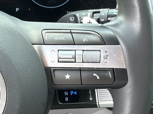 Used 2024 Hyundai Kona Limited AWD/4WD image 28