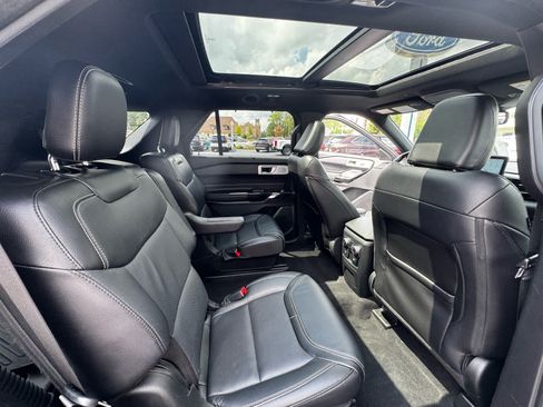 Used 2022 Ford Explorer ST w/ ST Street Pack AWD/4WD image 28