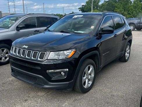 Used 2020 Jeep Compass Latitude FWD image 1