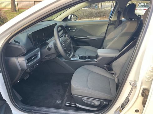 Used 2025 Kia K4 LXS image 30